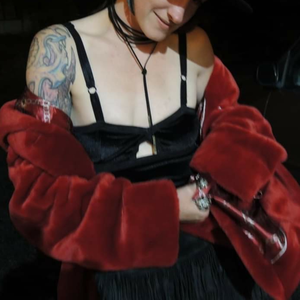 Meet your Posher, Zana